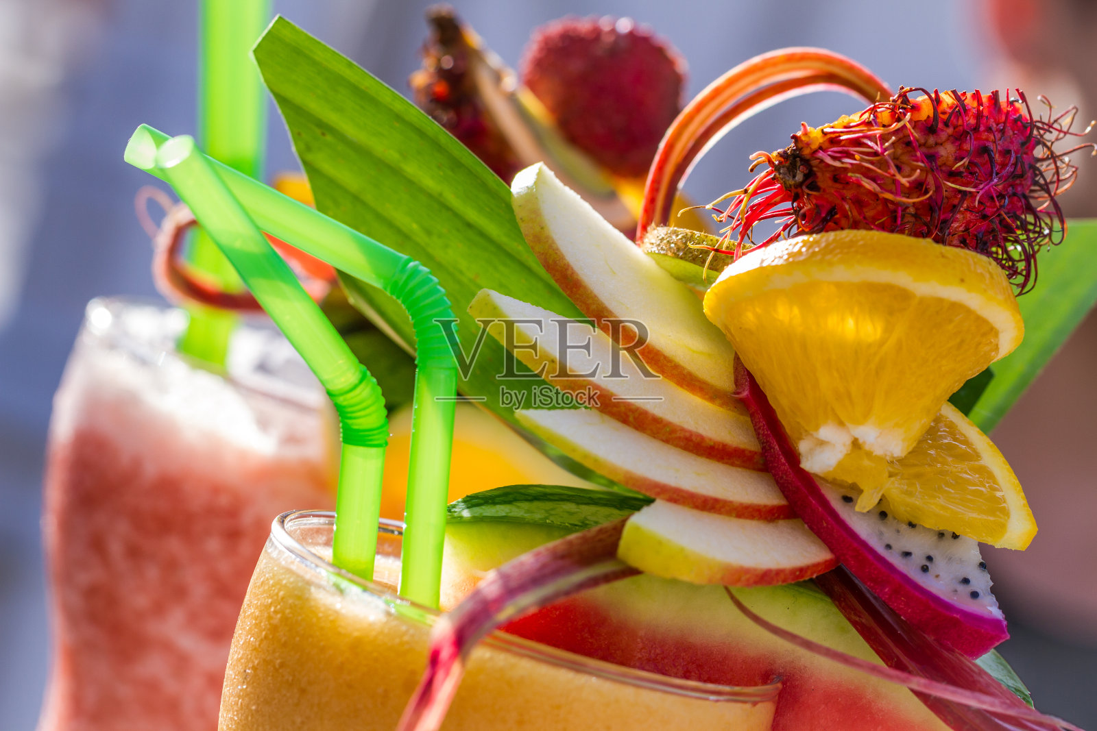 夏天喝西瓜的特写照片摄影图片