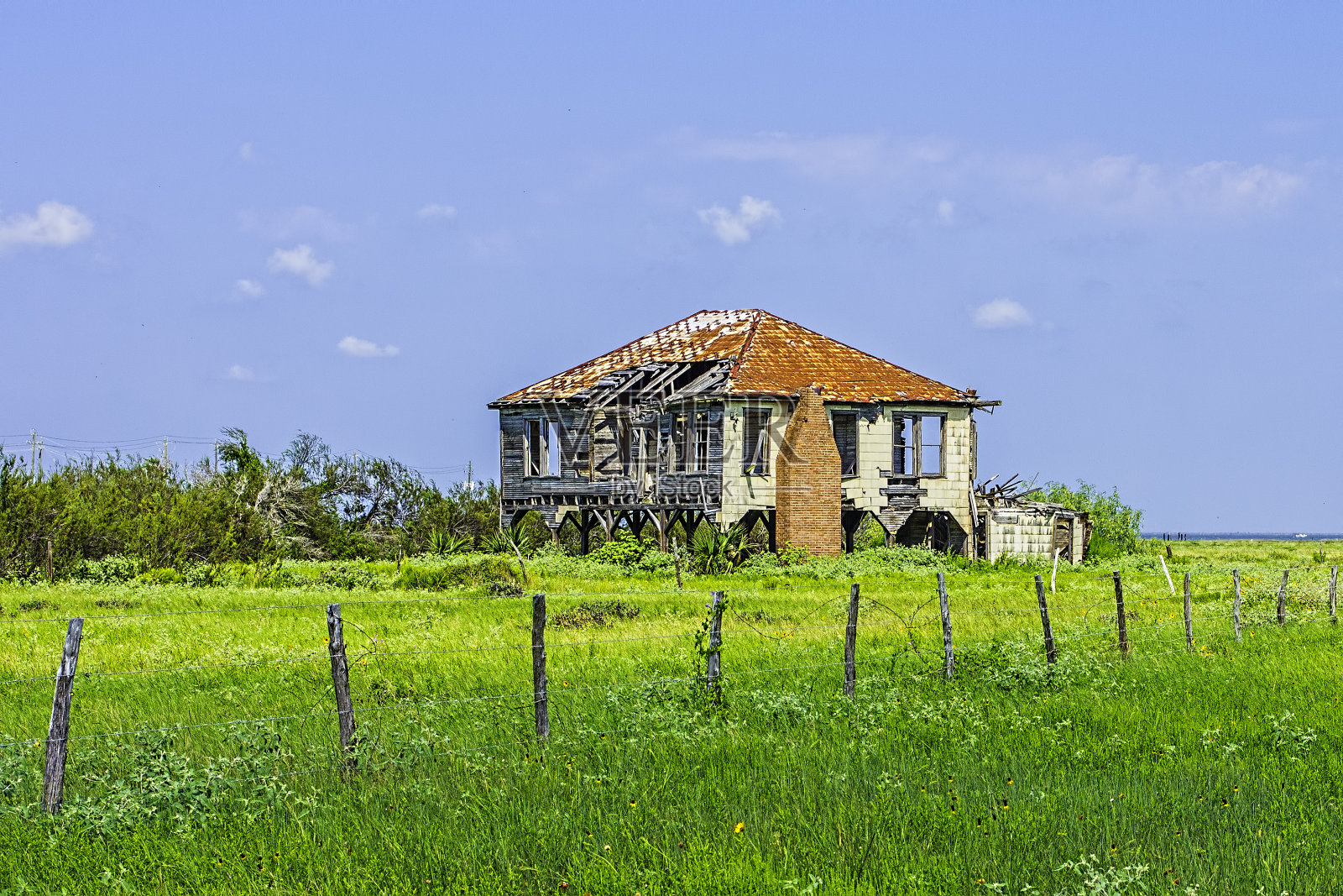 废弃的房子照片摄影图片