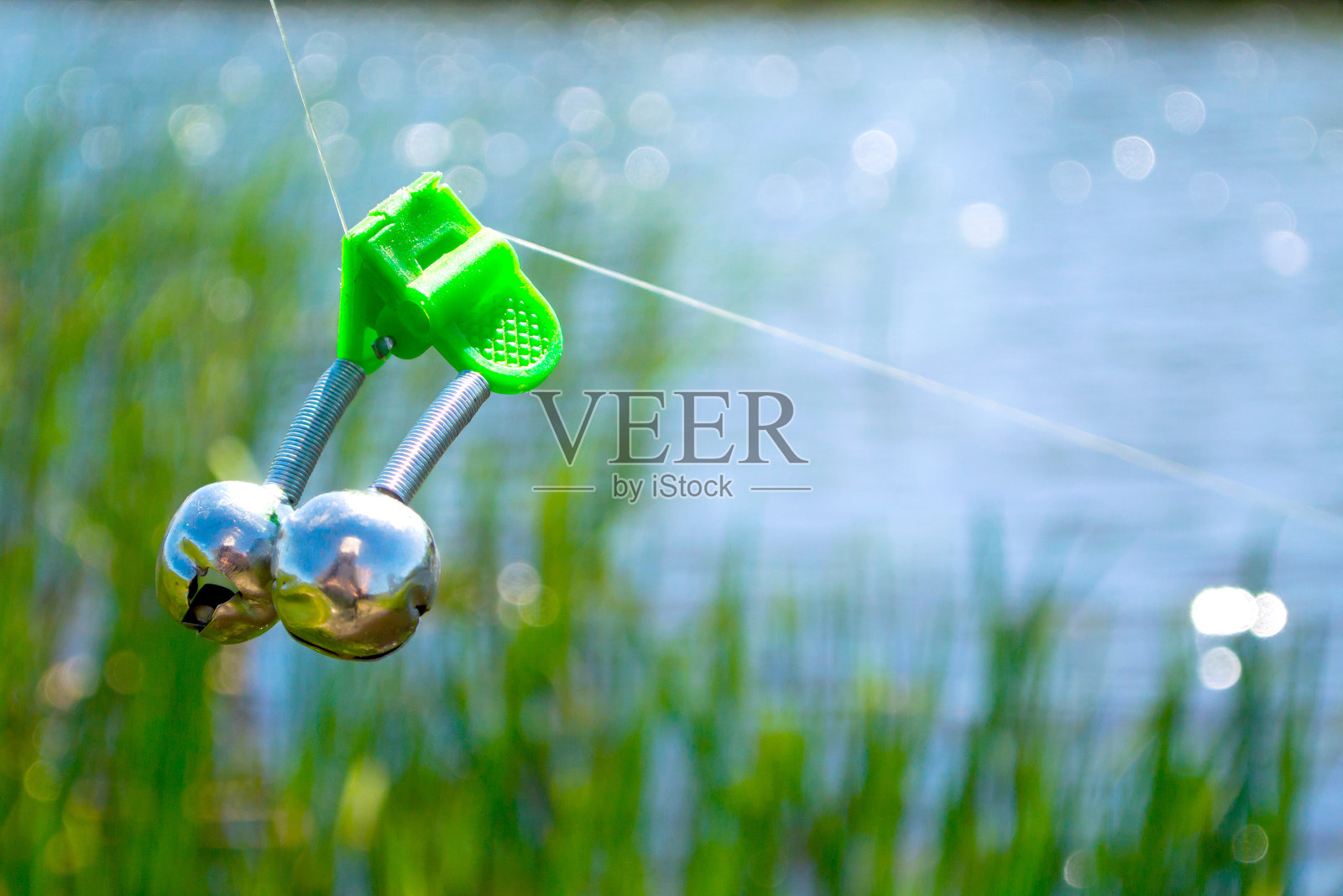 钓鱼咬报警照片摄影图片