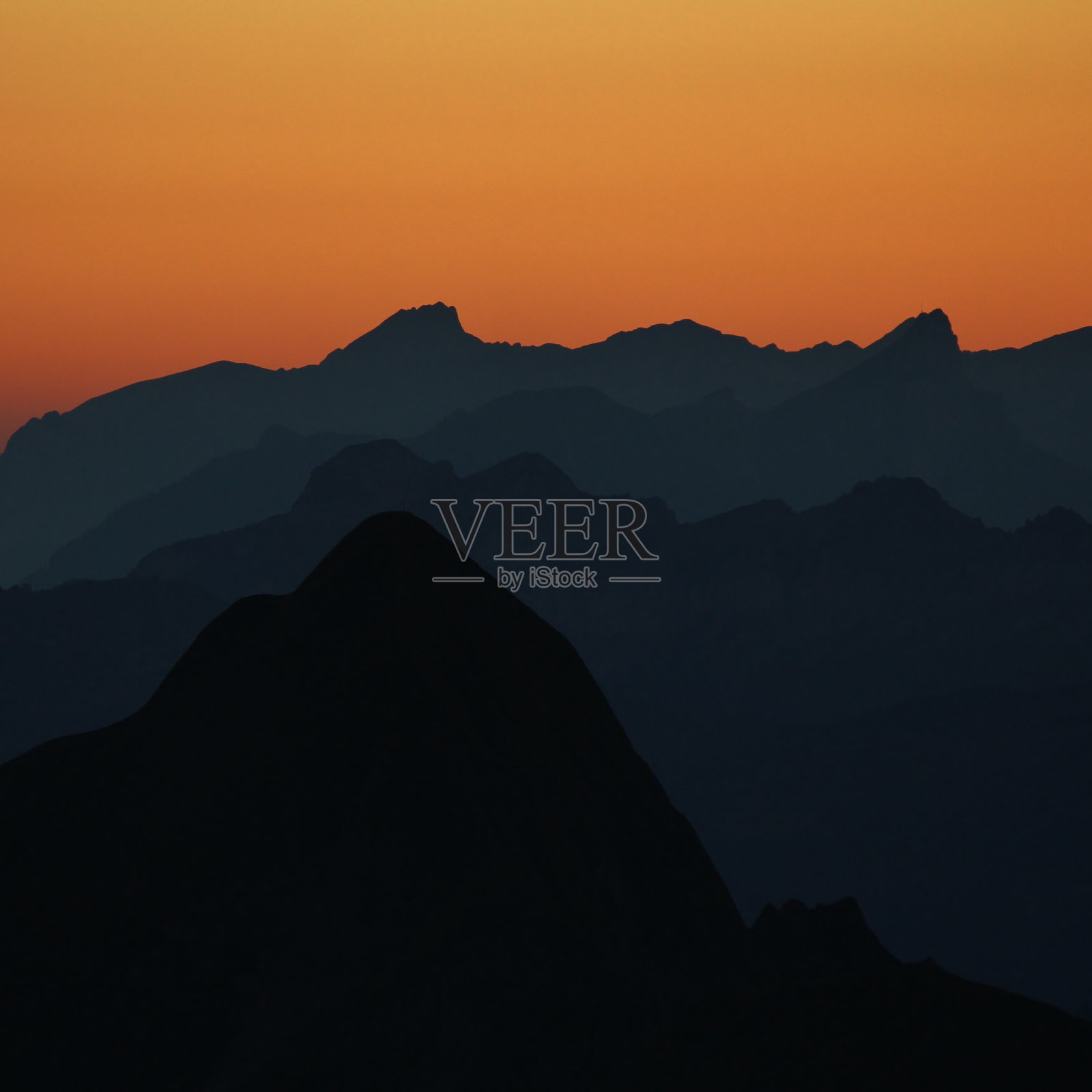 日落时的山峰照片摄影图片
