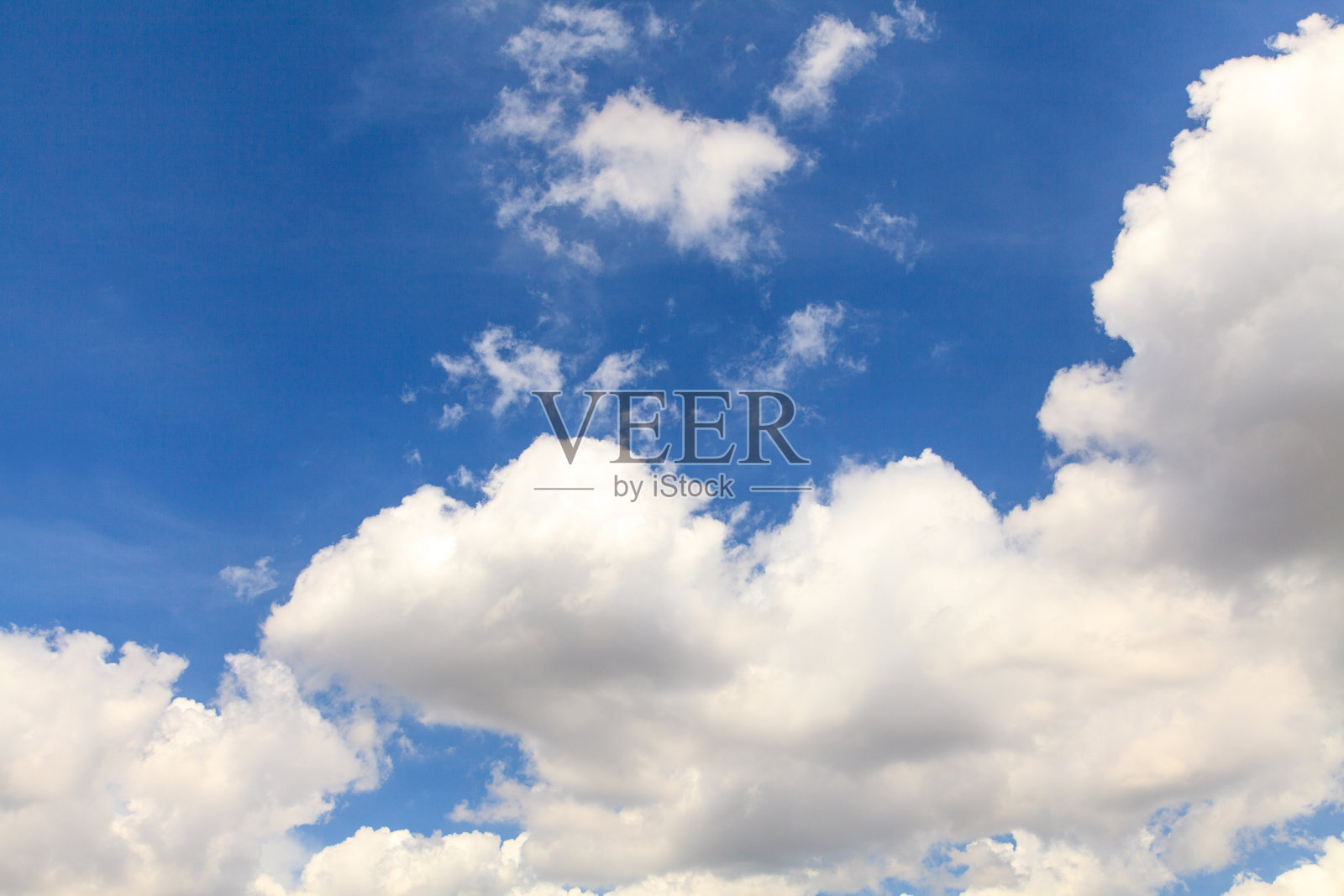 蓝天上的白云照片摄影图片