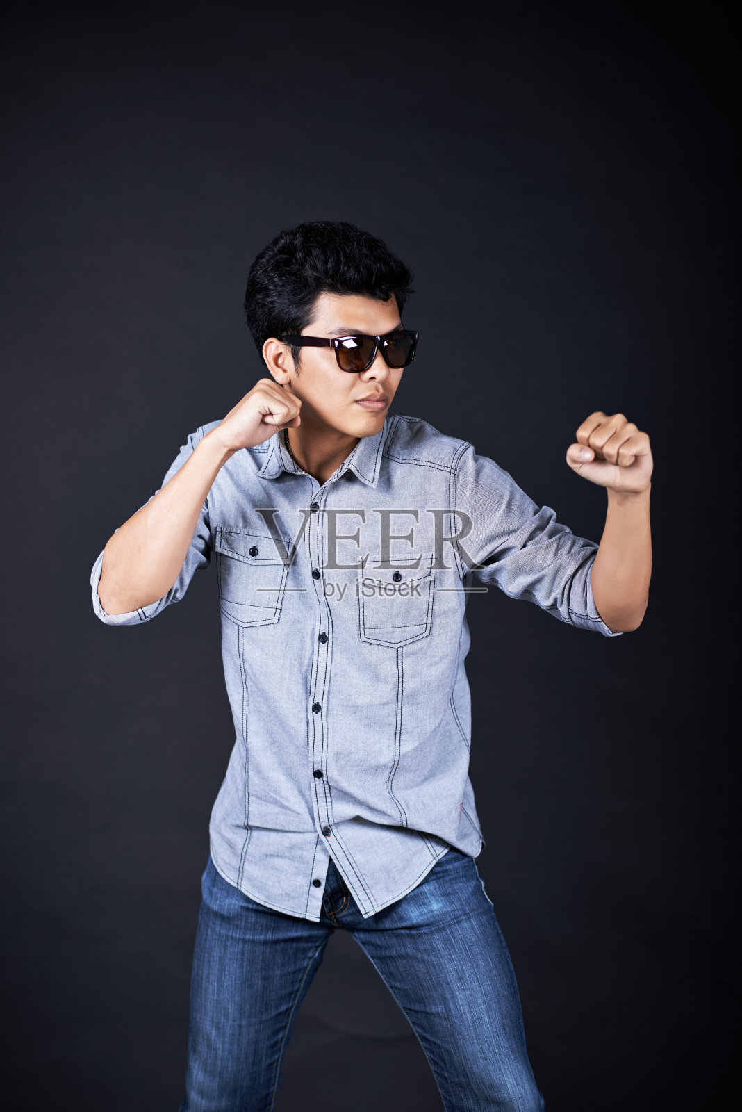 画室里的打斗风格照片摄影图片