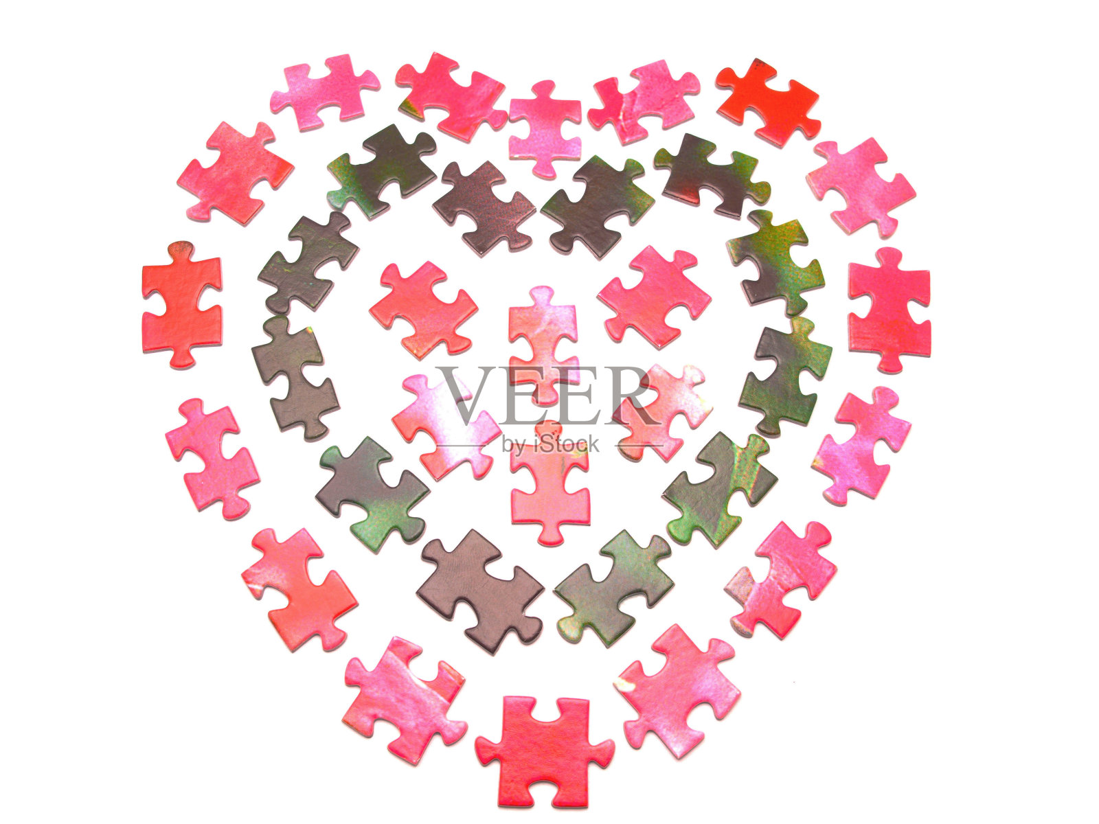 白色背景上的谜心照片摄影图片