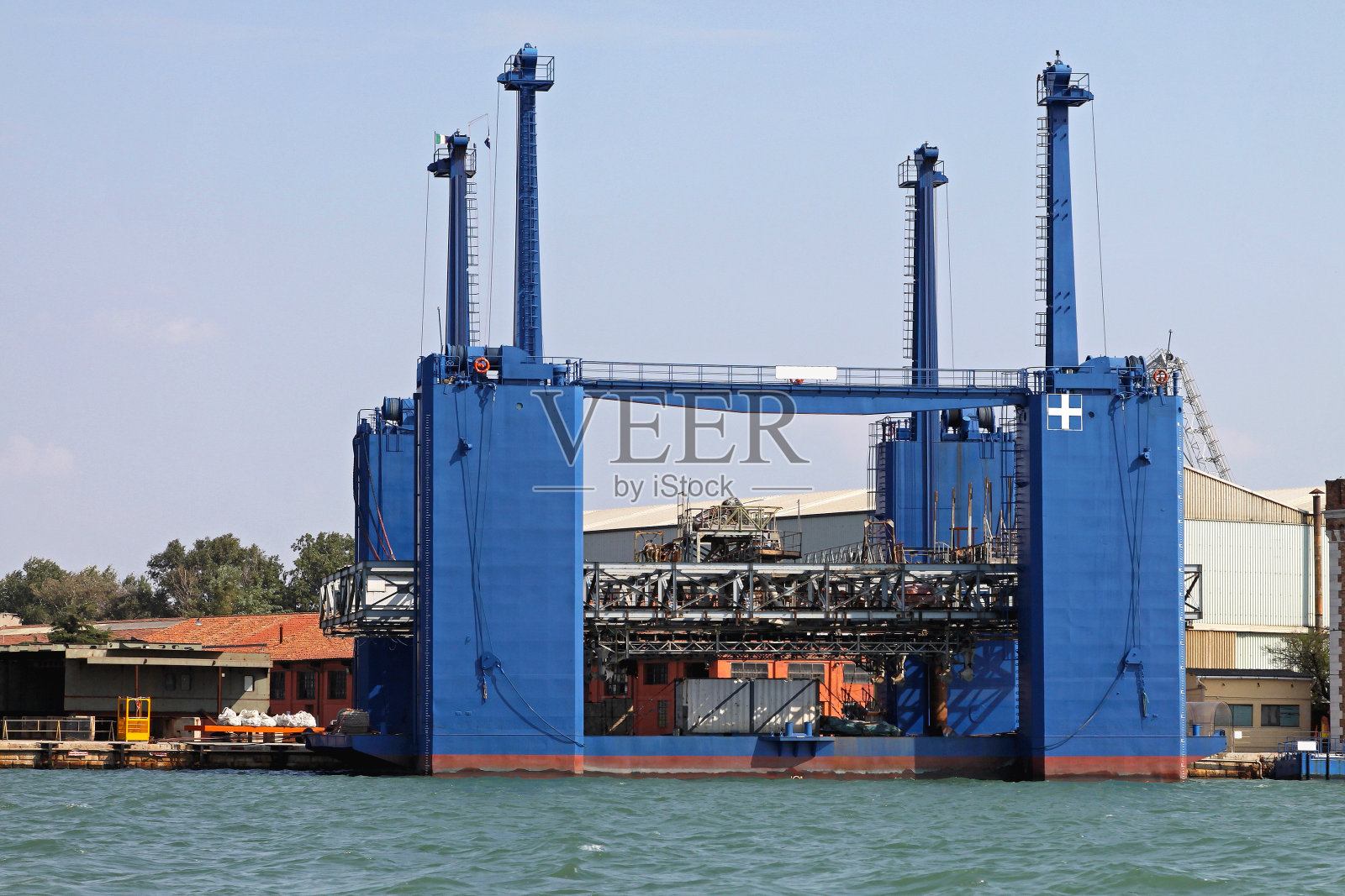 船厂码头平台照片摄影图片