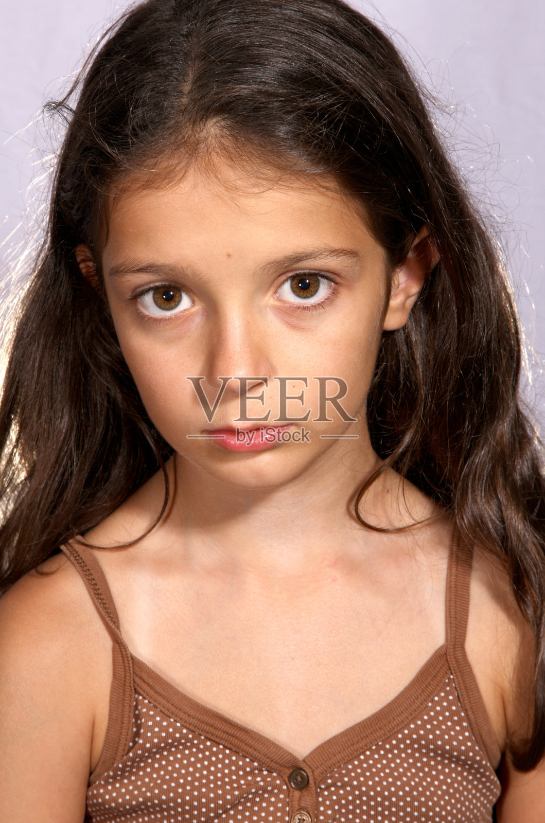 一个年轻女孩的肖像照片摄影图片