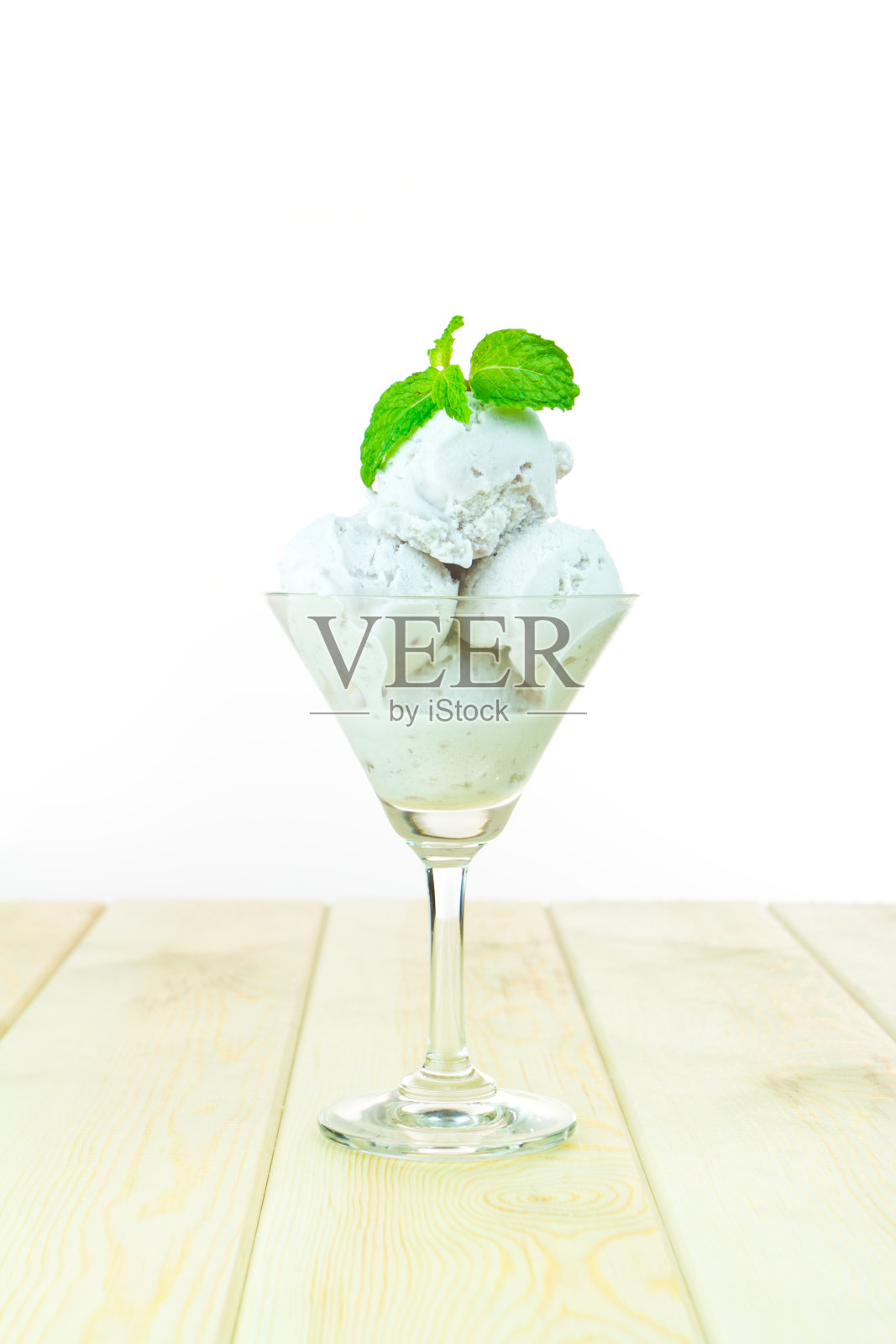 椰子冰淇淋在一个切割照片摄影图片