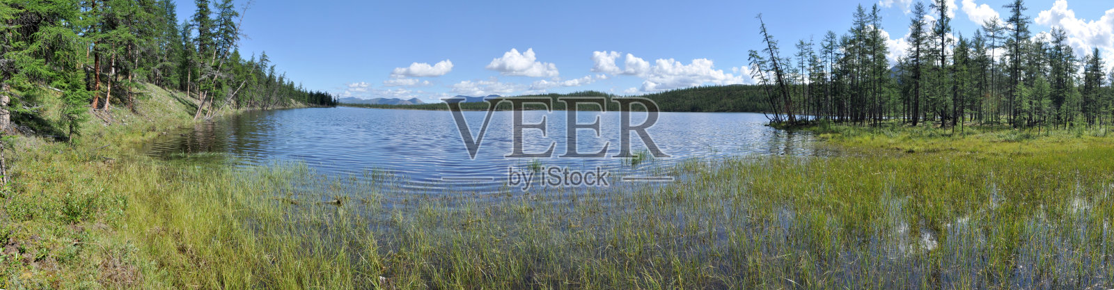 全景湖山在背景。照片摄影图片