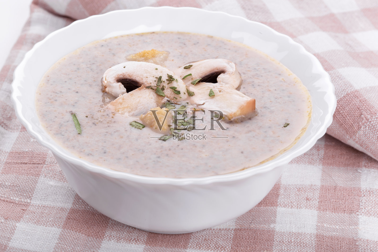 蘑菇奶油汤加木耳照片摄影图片