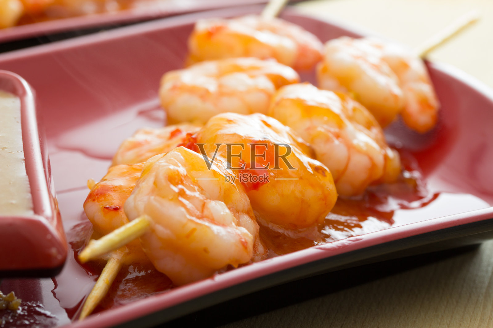 虾烤羊肉串照片摄影图片