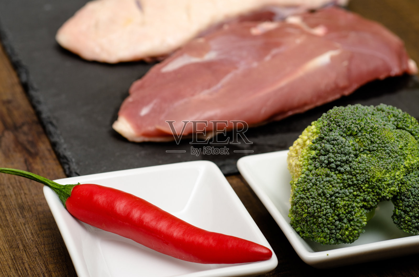 辣椒和花椰菜照片摄影图片