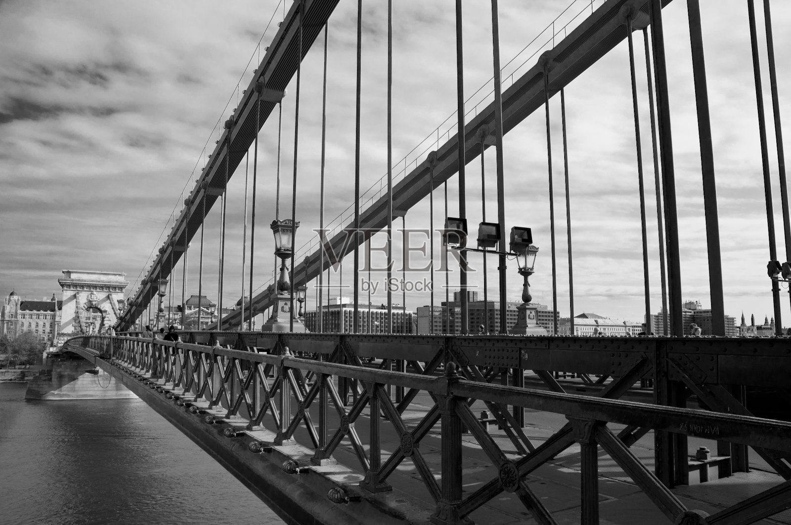 匈牙利布达佩斯的铁链桥照片摄影图片