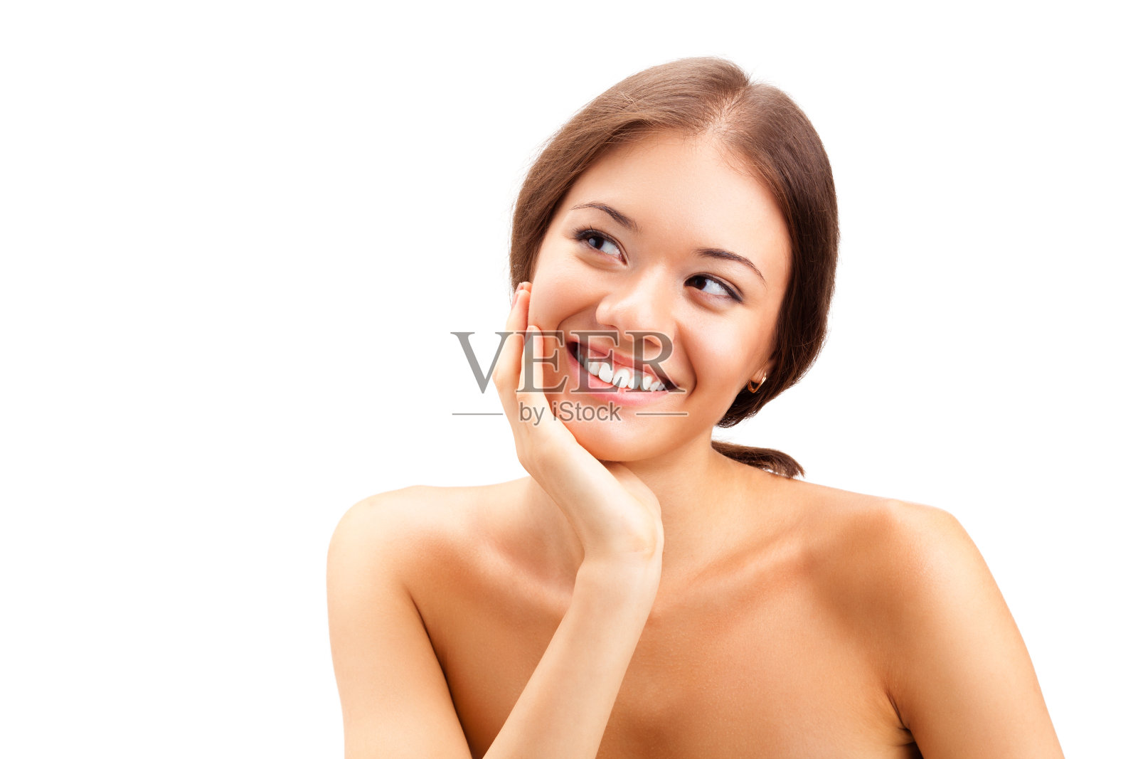 美丽的女人抬头微笑着照片摄影图片