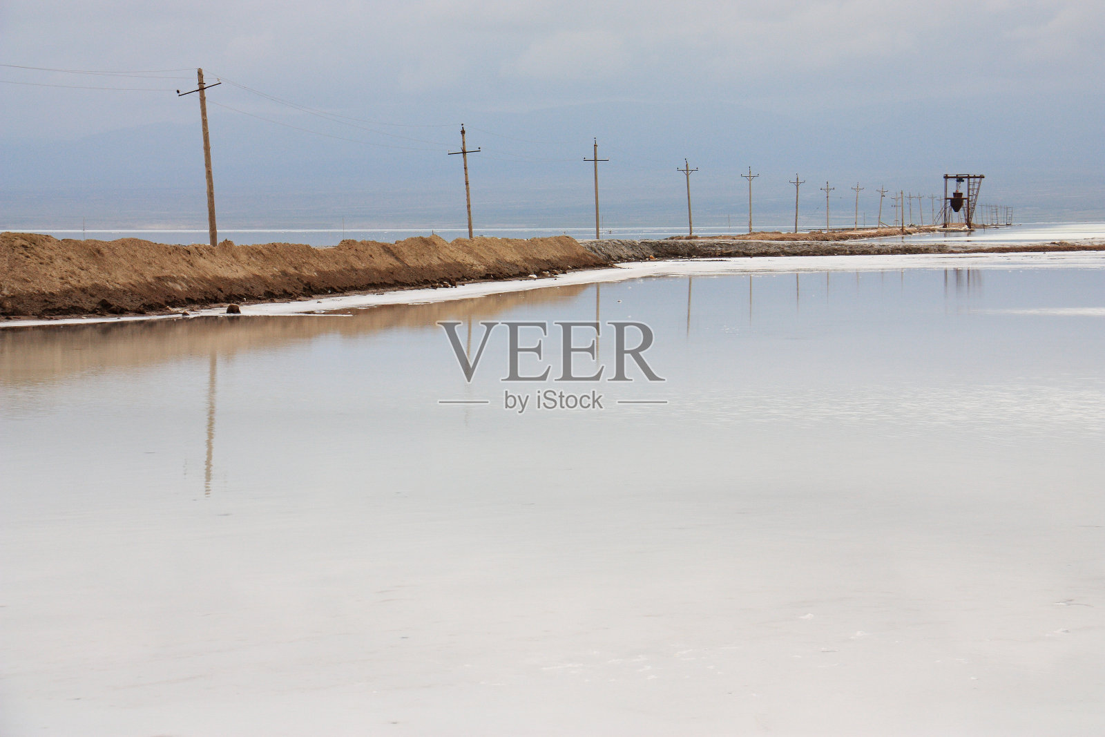 纯净的盐湖查卡世界照片摄影图片