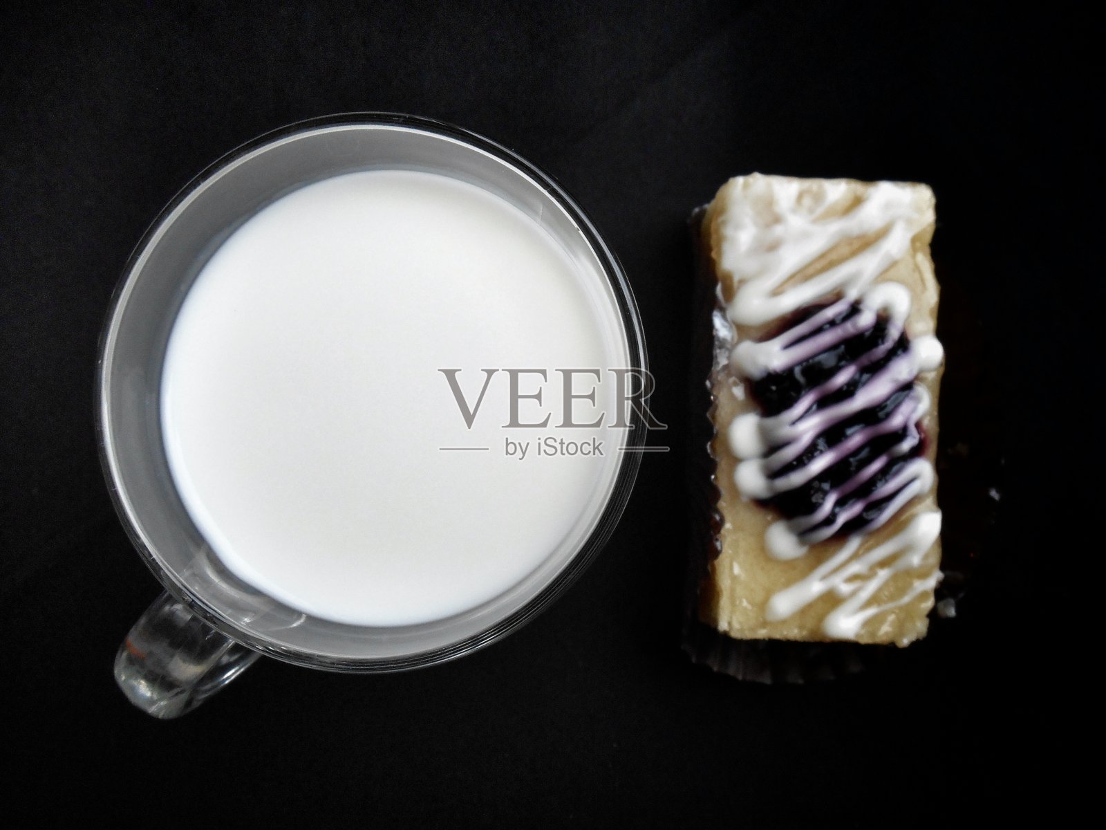 蓝莓蛋糕照片摄影图片