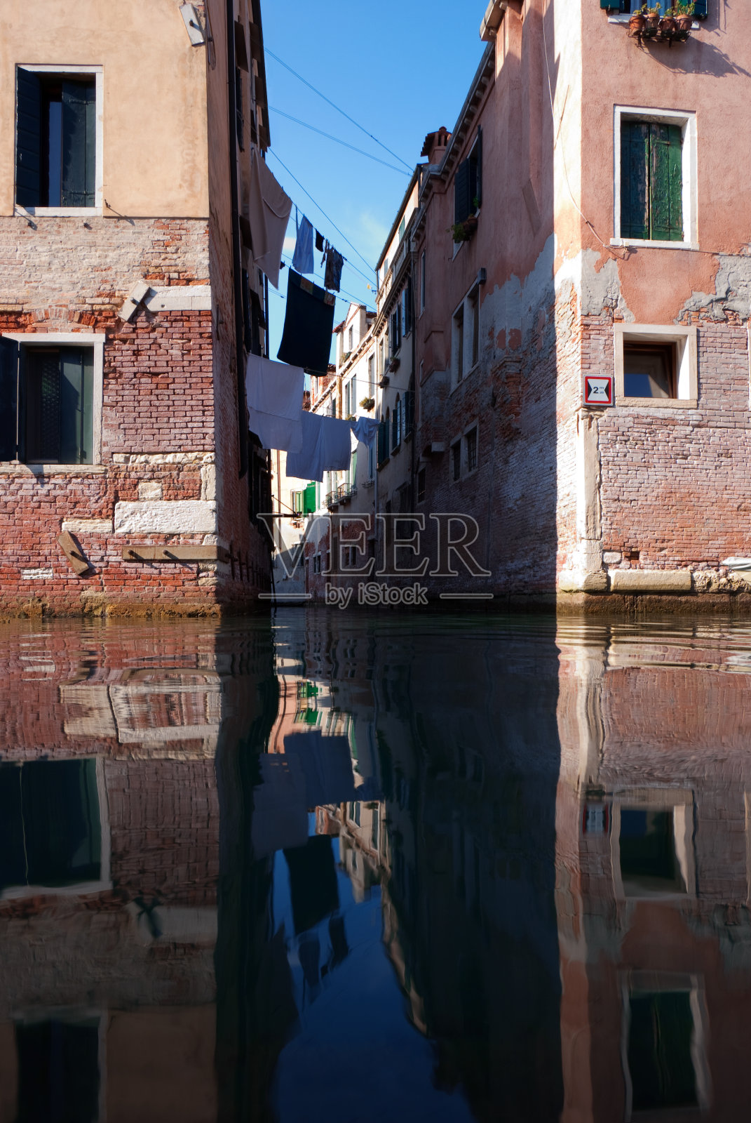 衣服到威尼斯照片摄影图片