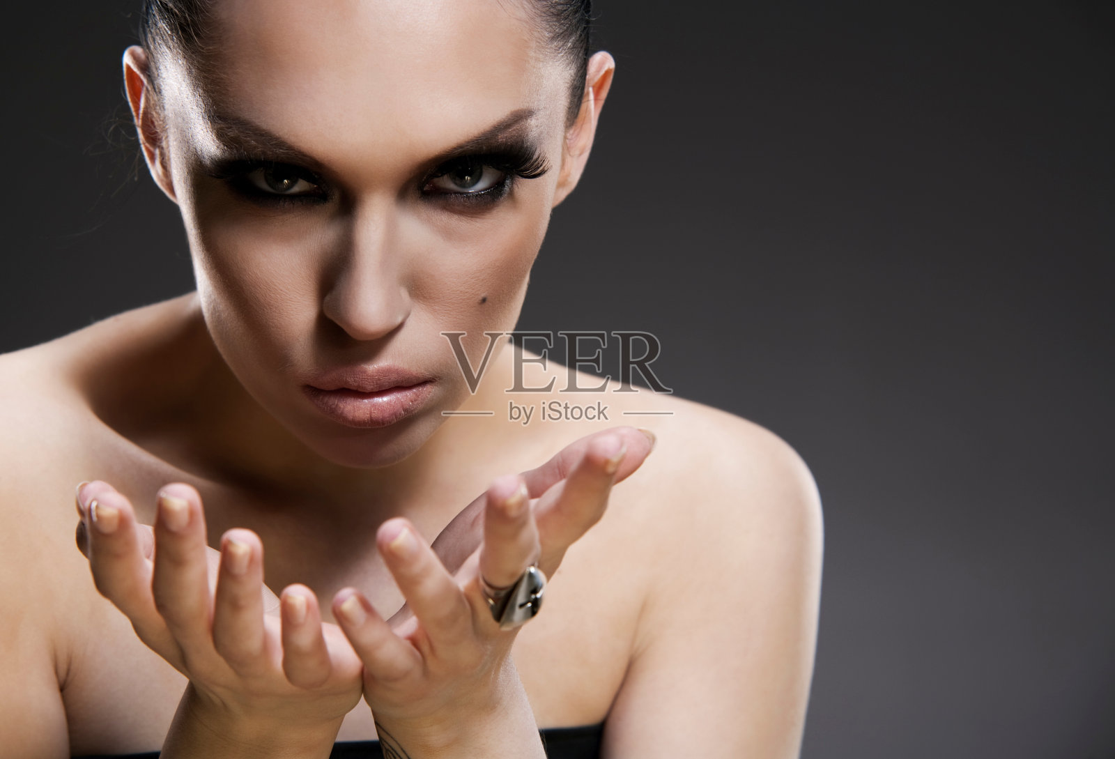 成年漂亮女人时尚肖像照片摄影图片