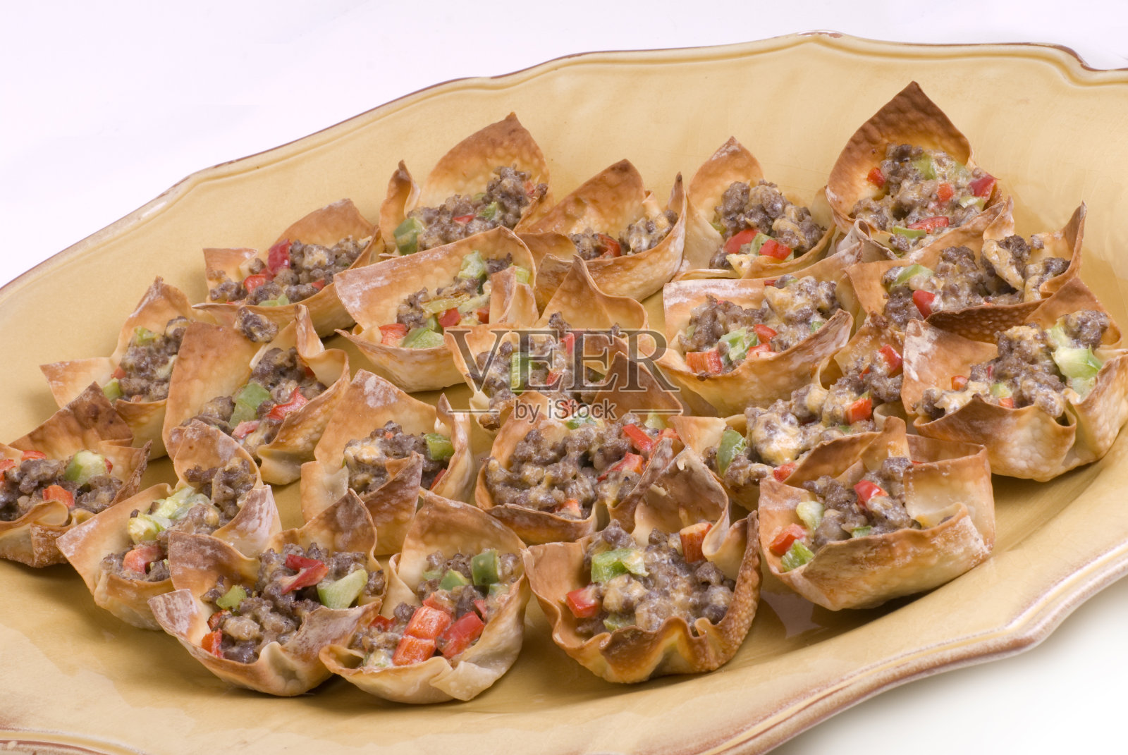 馄饨开胃拼盘照片摄影图片