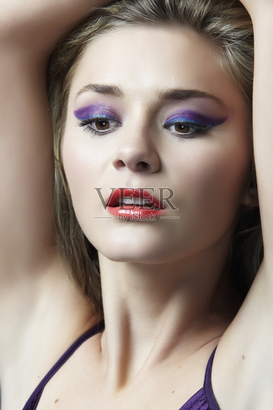 美丽的金发女子照片摄影图片