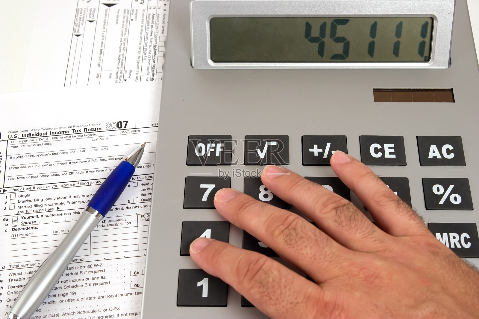 纳税照片摄影图片