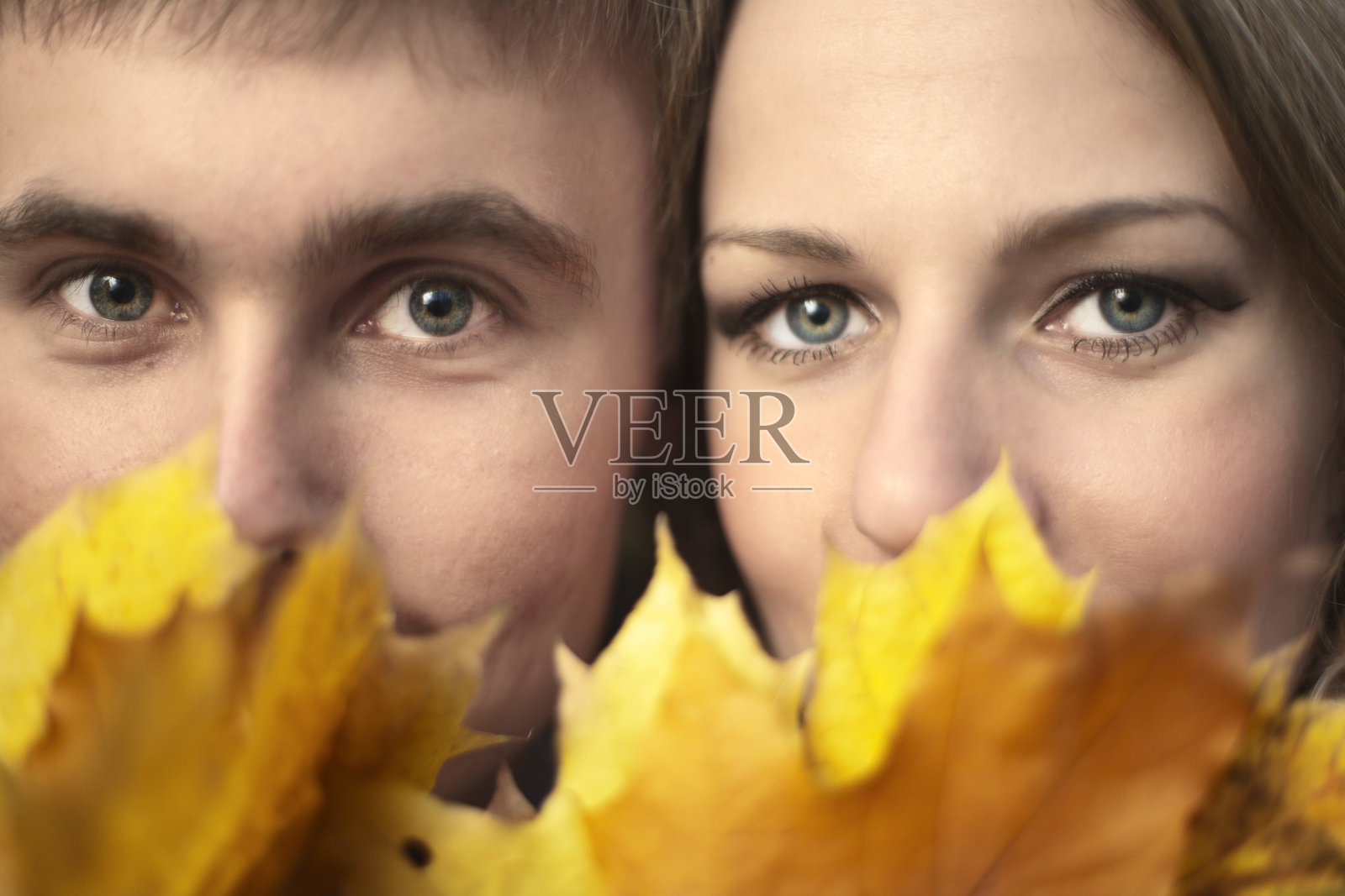 年轻夫妇肖像照片摄影图片