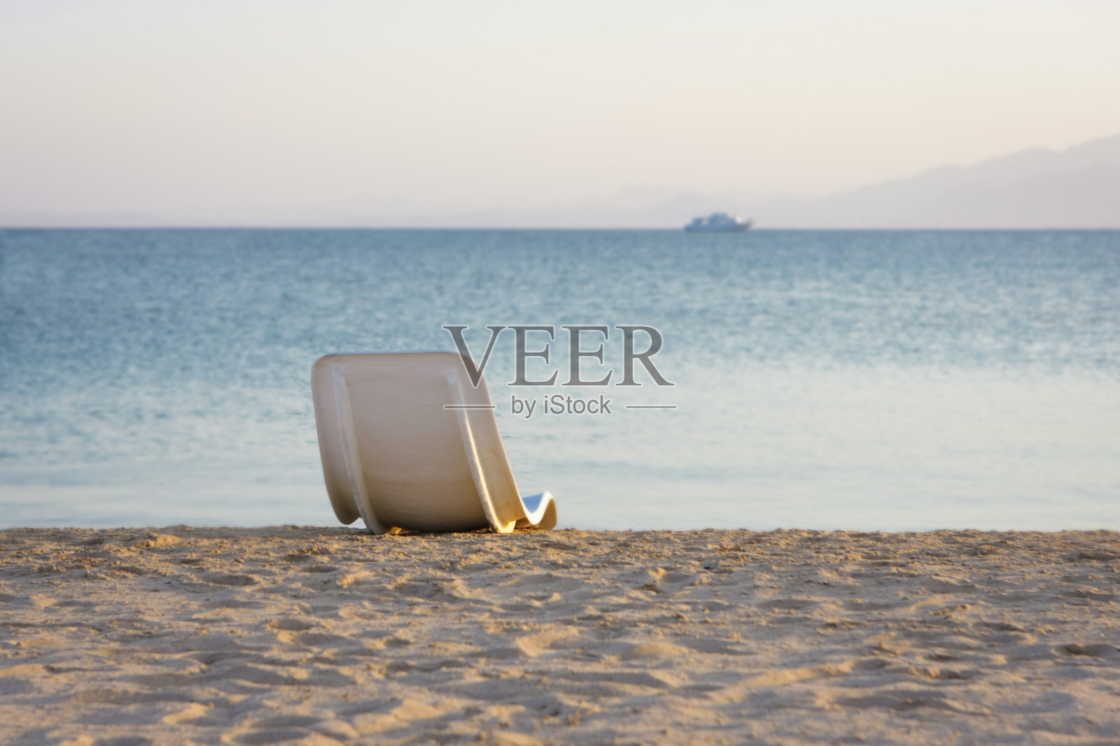 海边之夜照片摄影图片