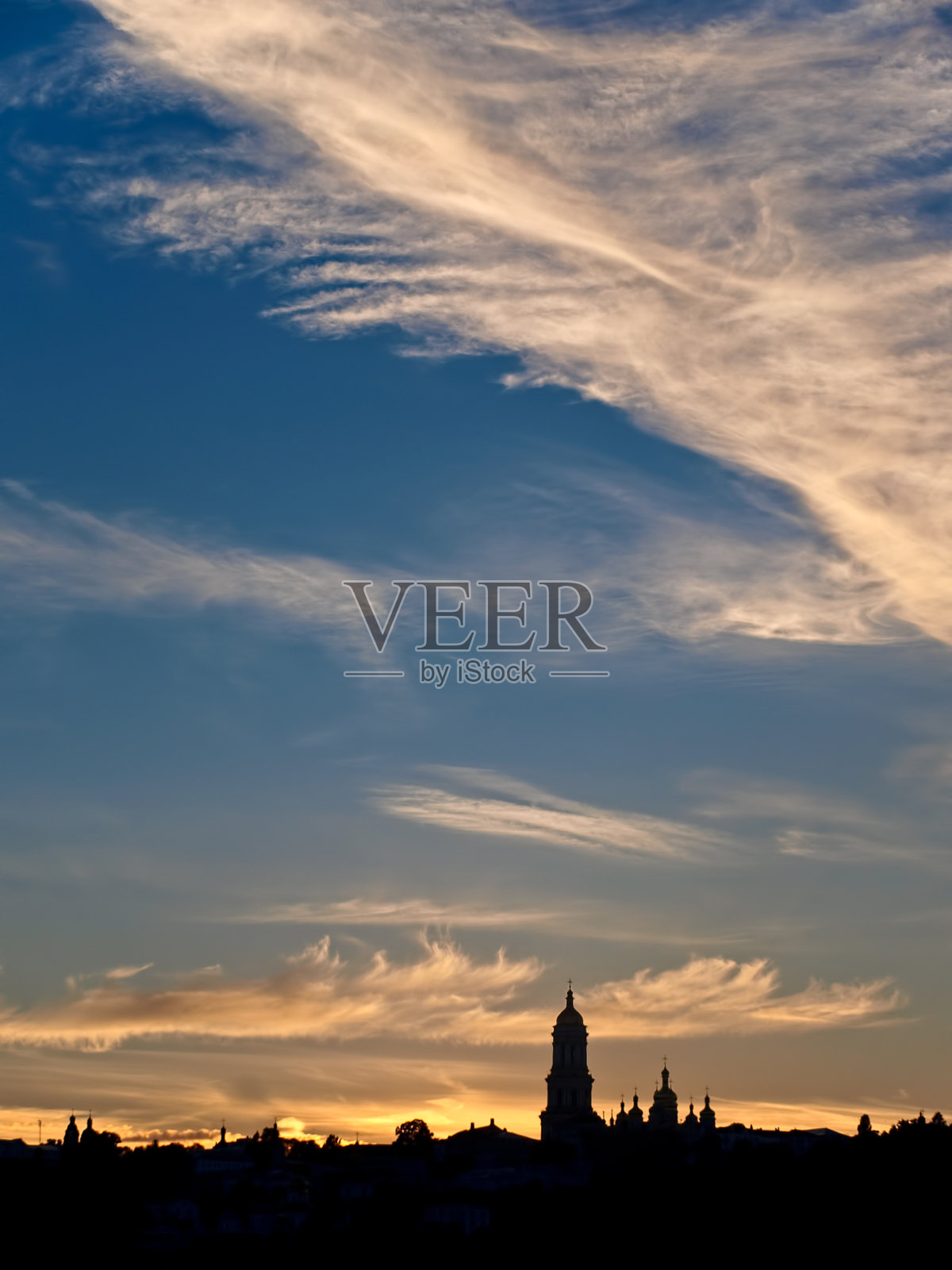 基辅佩切尔斯克拉夫拉和黄昏的天空照片摄影图片