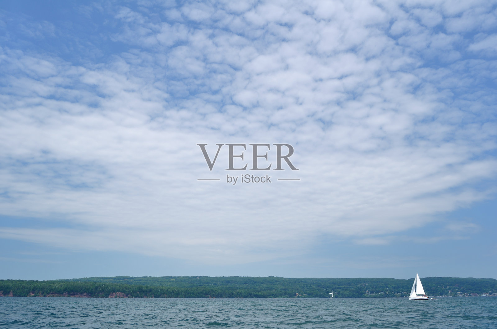 帆船航行照片摄影图片