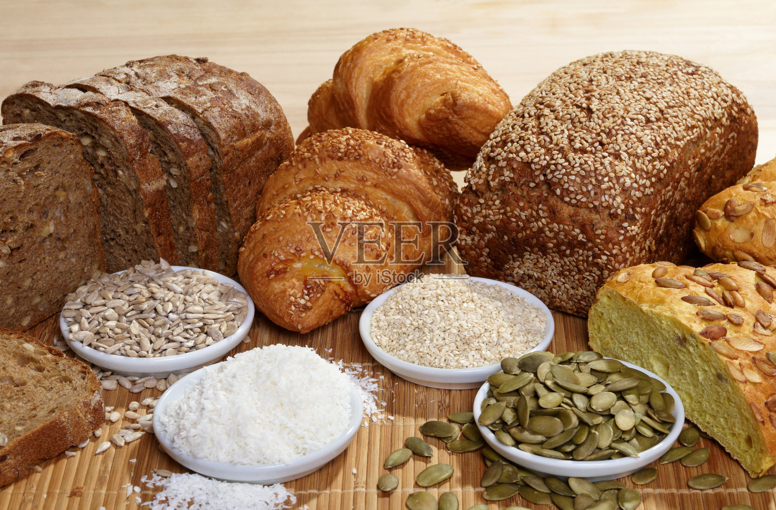 多种面包和配料照片摄影图片