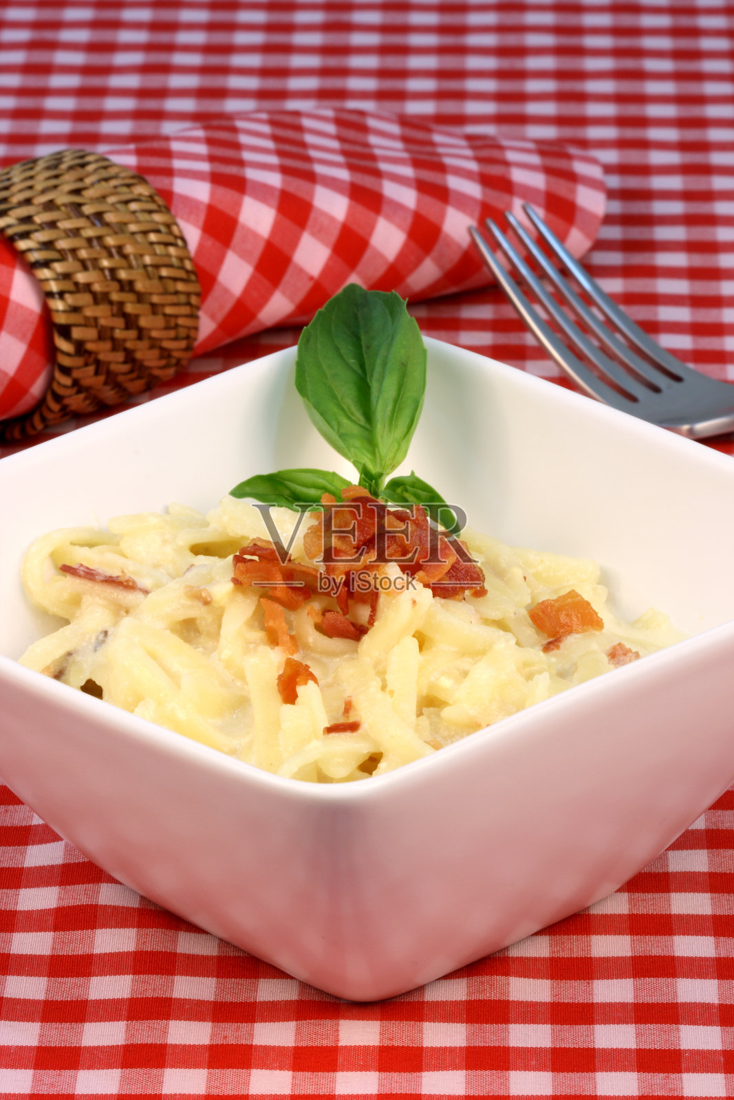 炭质意大利面照片摄影图片