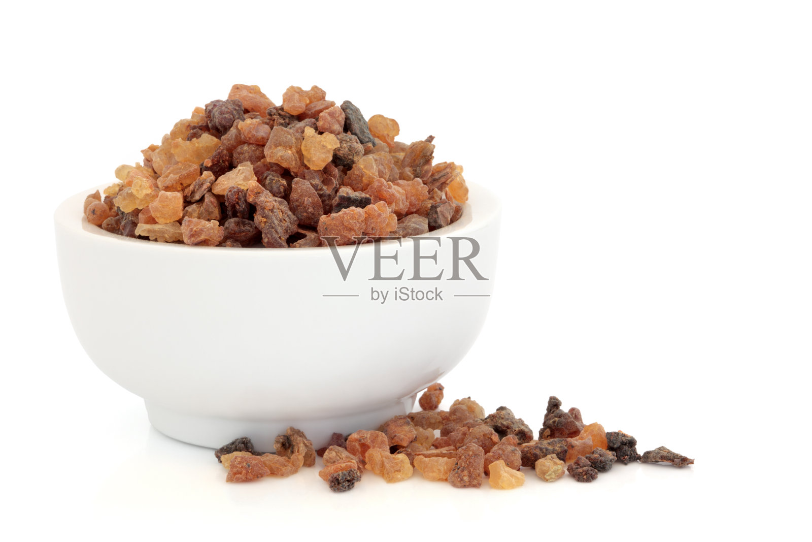 一个装满干果的白色碗照片摄影图片