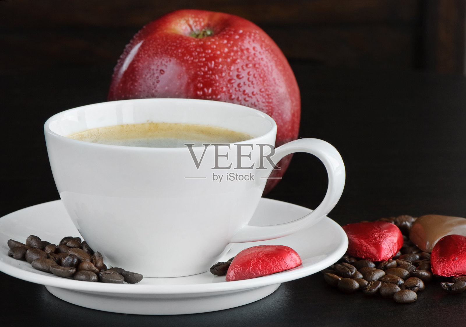 咖啡杯和苹果照片摄影图片