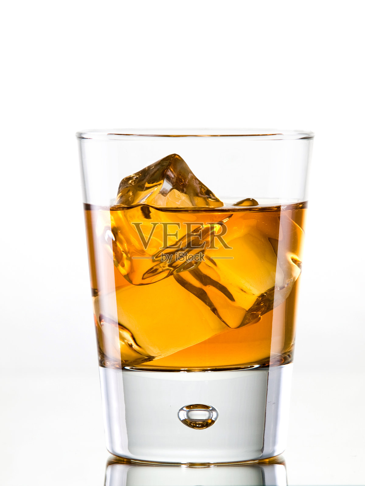 在岩石上照片摄影图片