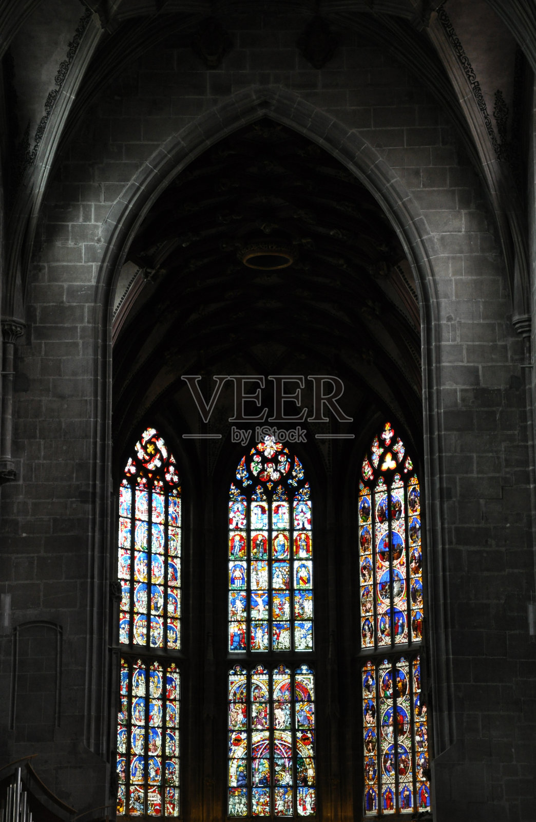 死亡之舞的彩色玻璃窗照片摄影图片