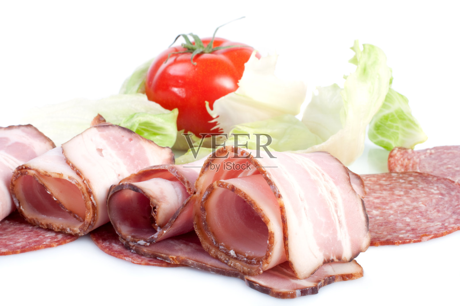 美味的开胃菜，肉，沙拉和西红柿照片摄影图片