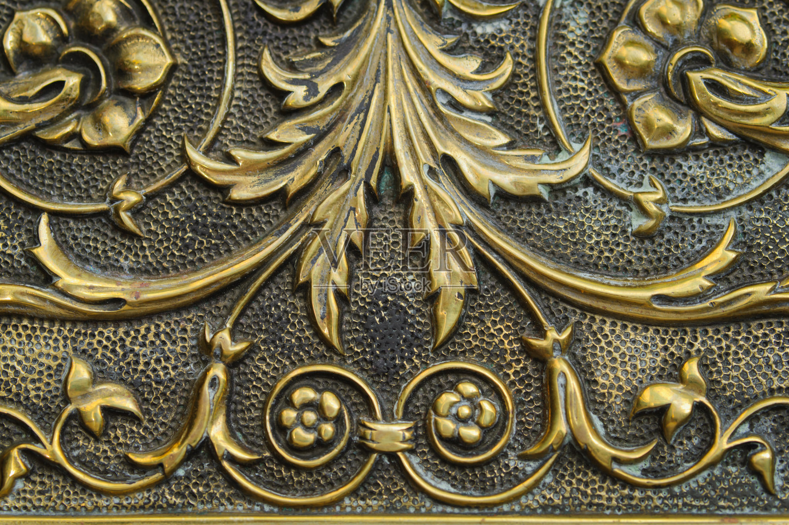 古董锤铜托盘照片摄影图片