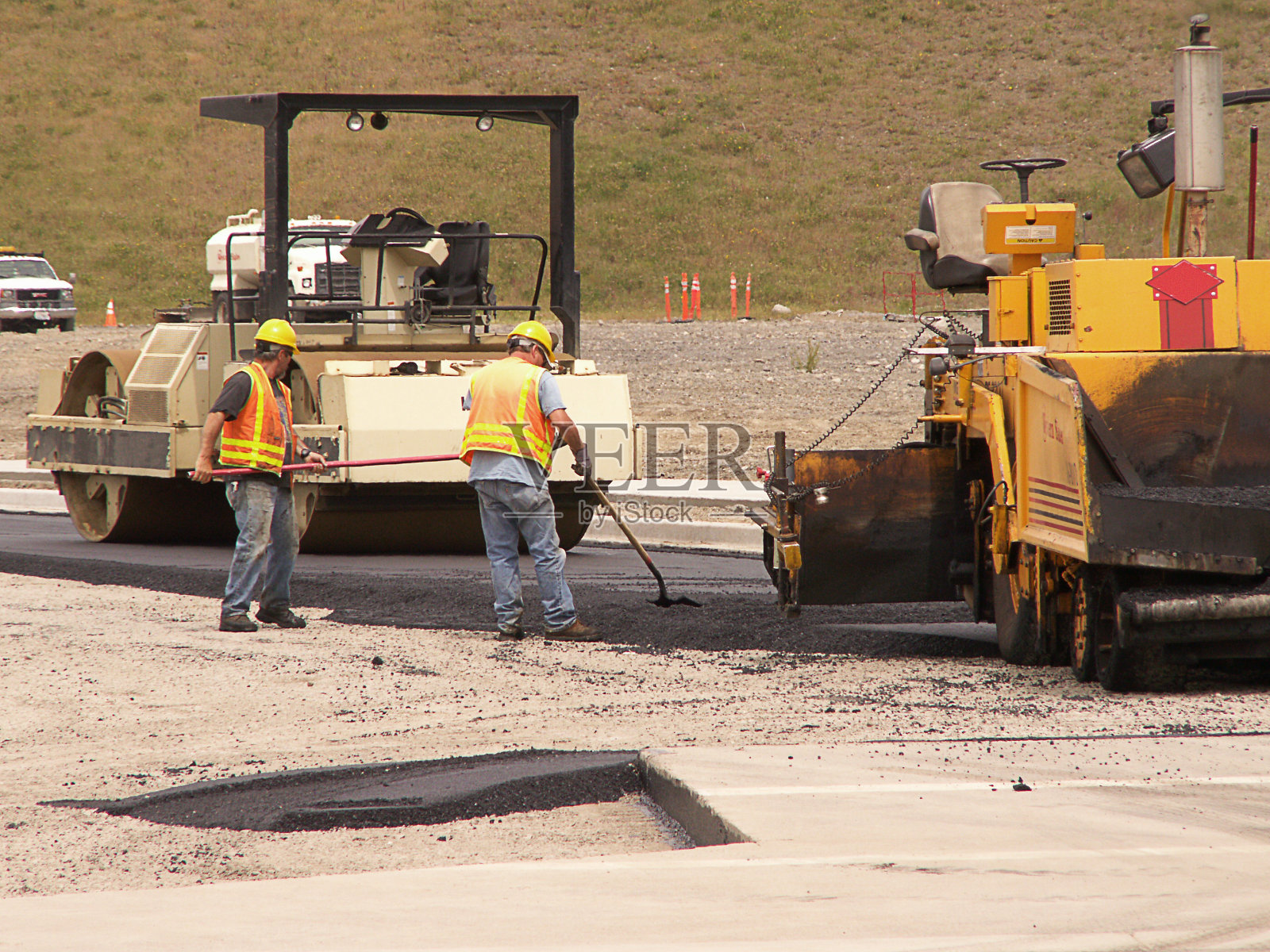 路铺路工人照片摄影图片