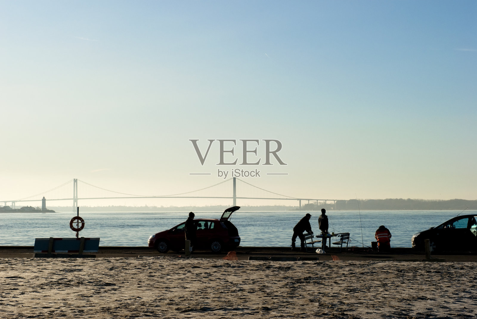 出海捕鱼的人照片摄影图片