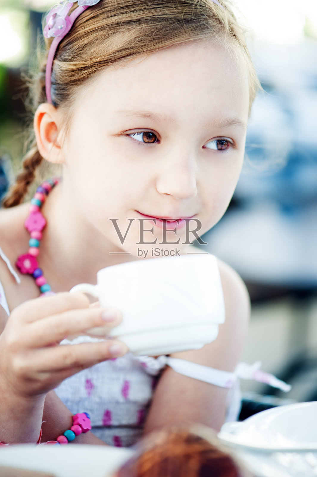 享受早餐照片摄影图片