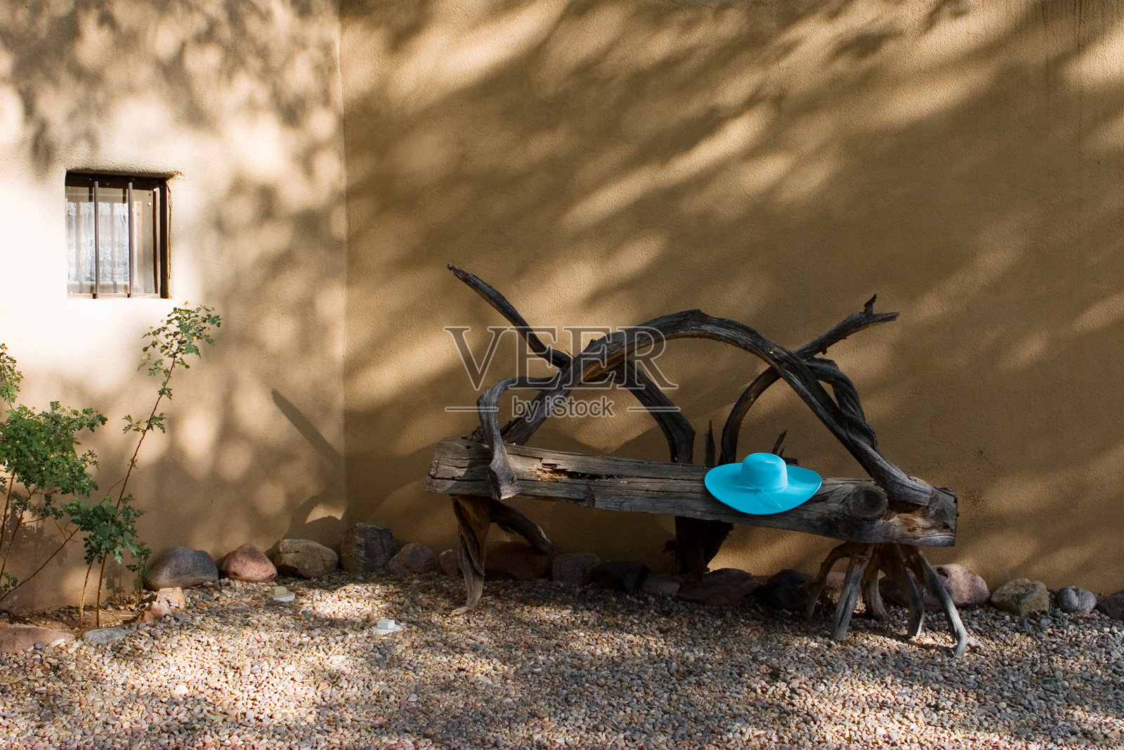 长凳和帽子照片摄影图片