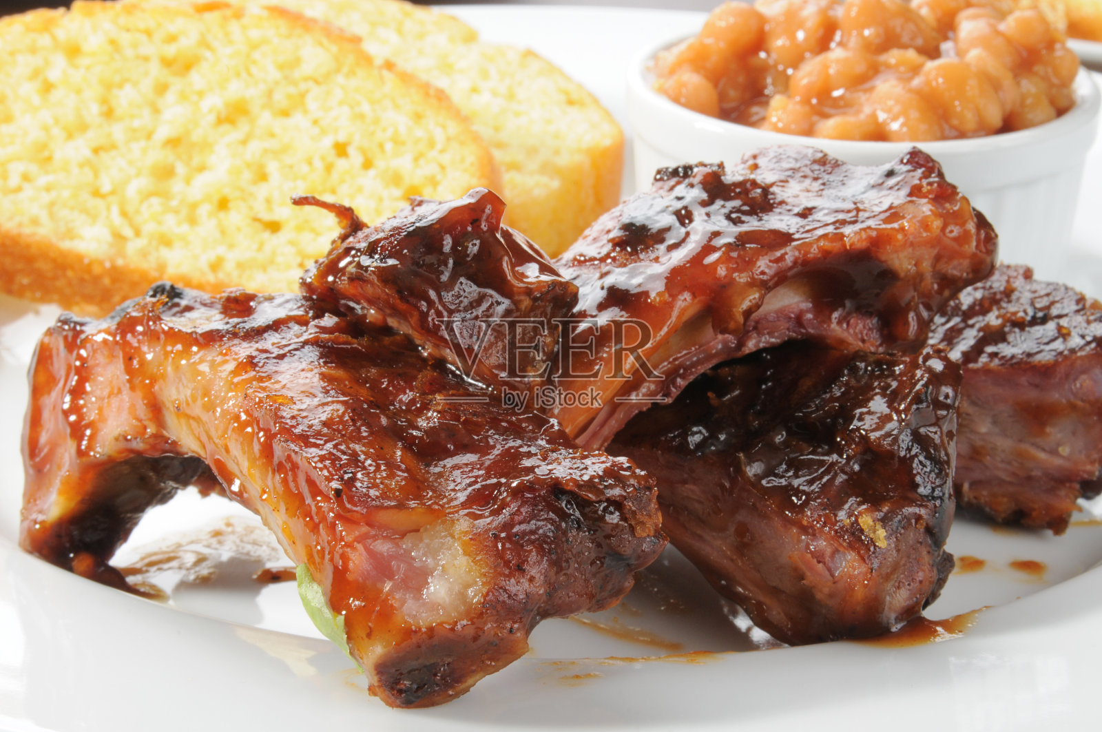 牛或猪排骨照片摄影图片