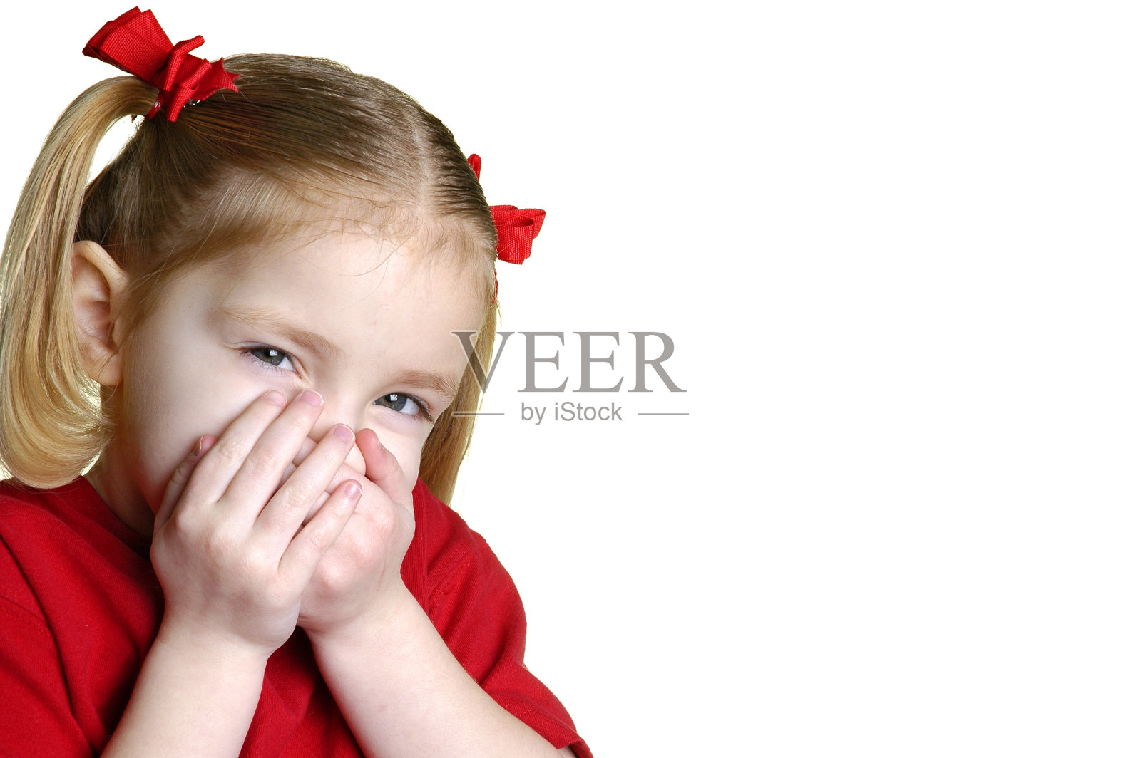 小女孩笑了照片摄影图片