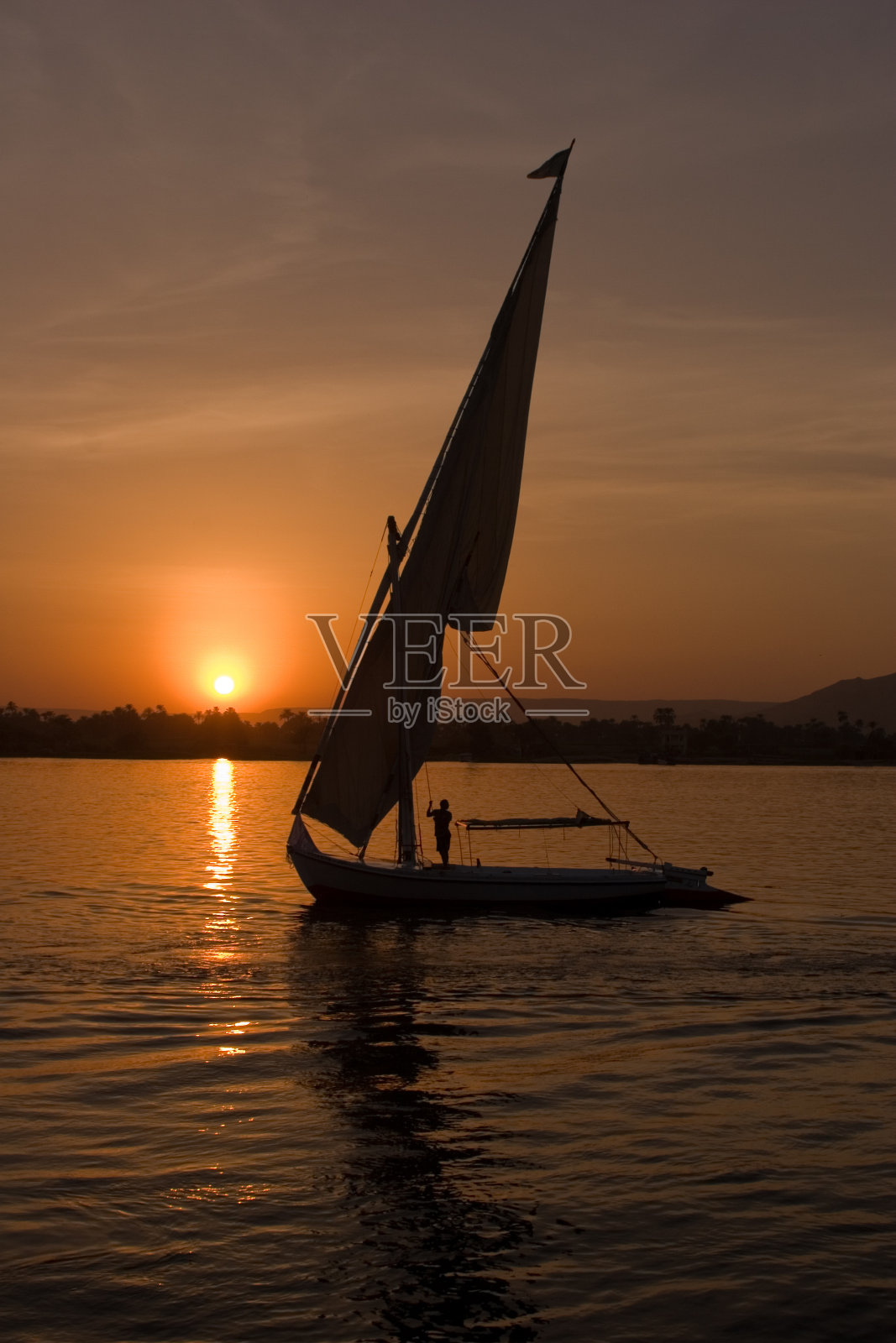 卢克索的午后帆船照片摄影图片