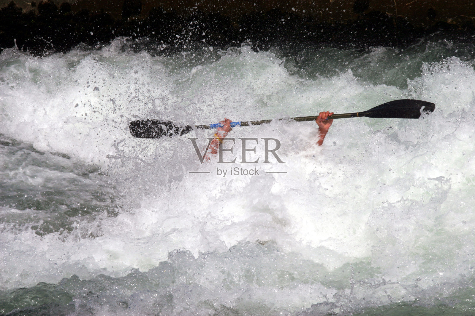 白色水皮划艇照片摄影图片