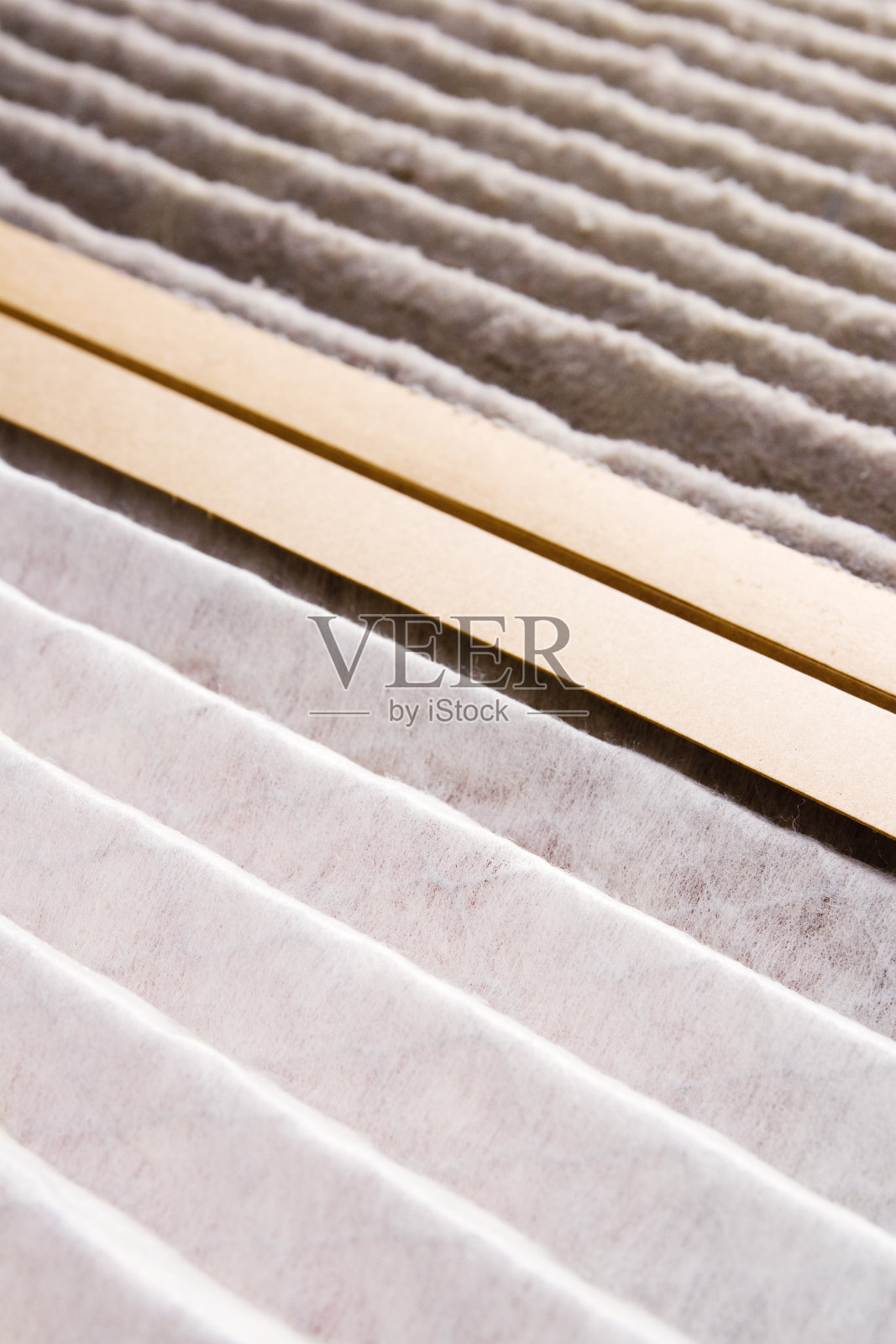 空气过滤器-脏的和干净的照片摄影图片