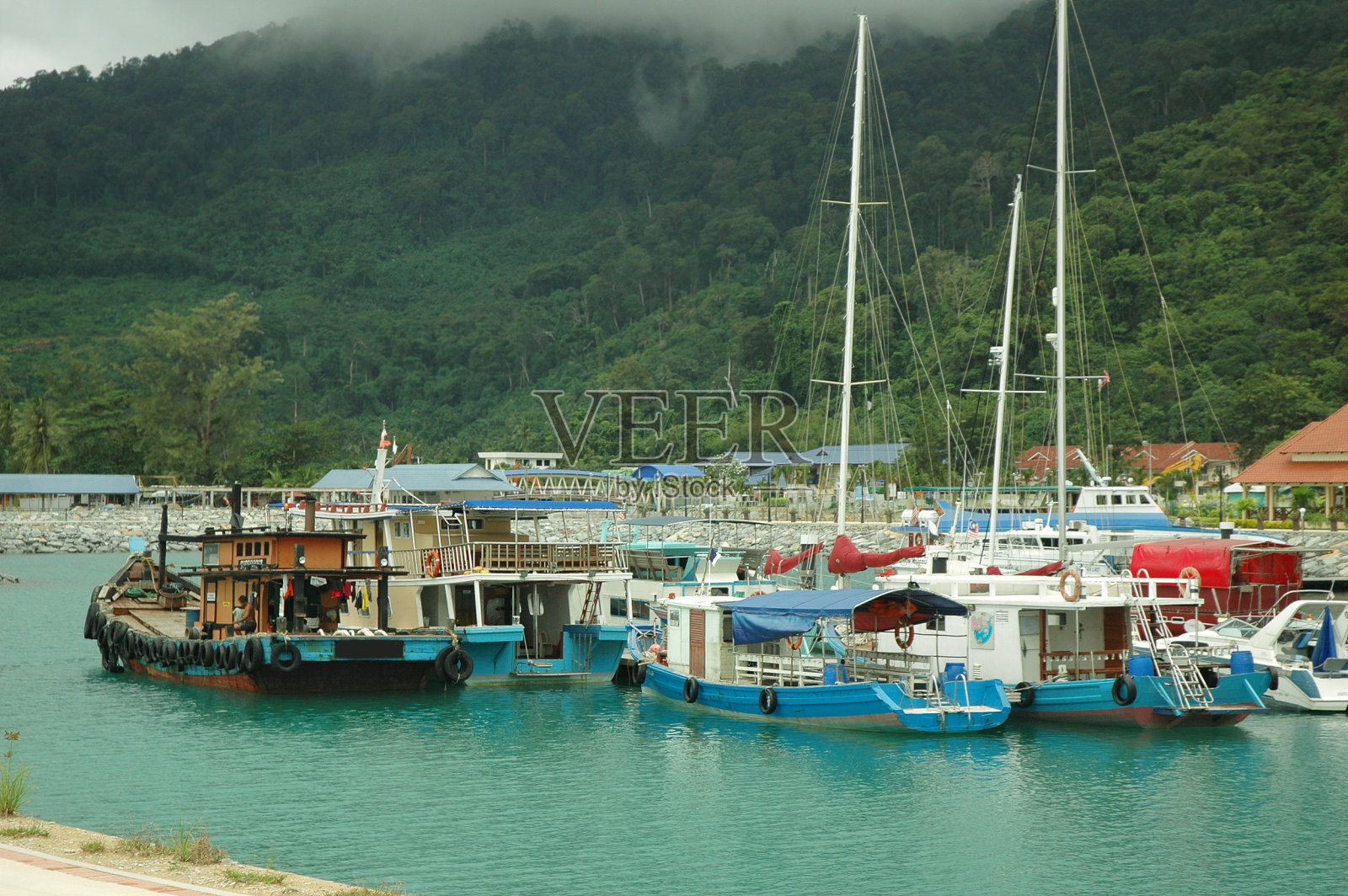 船在码头照片摄影图片