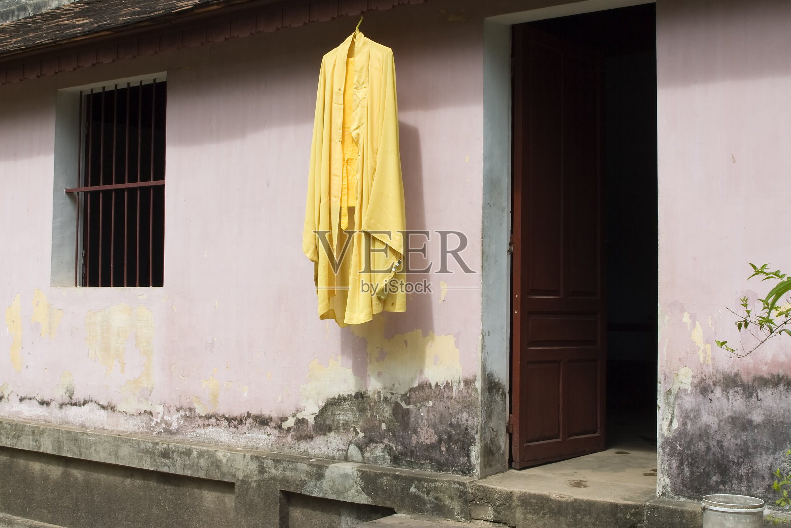 越南，黄色佛教ca sa hanging照片摄影图片