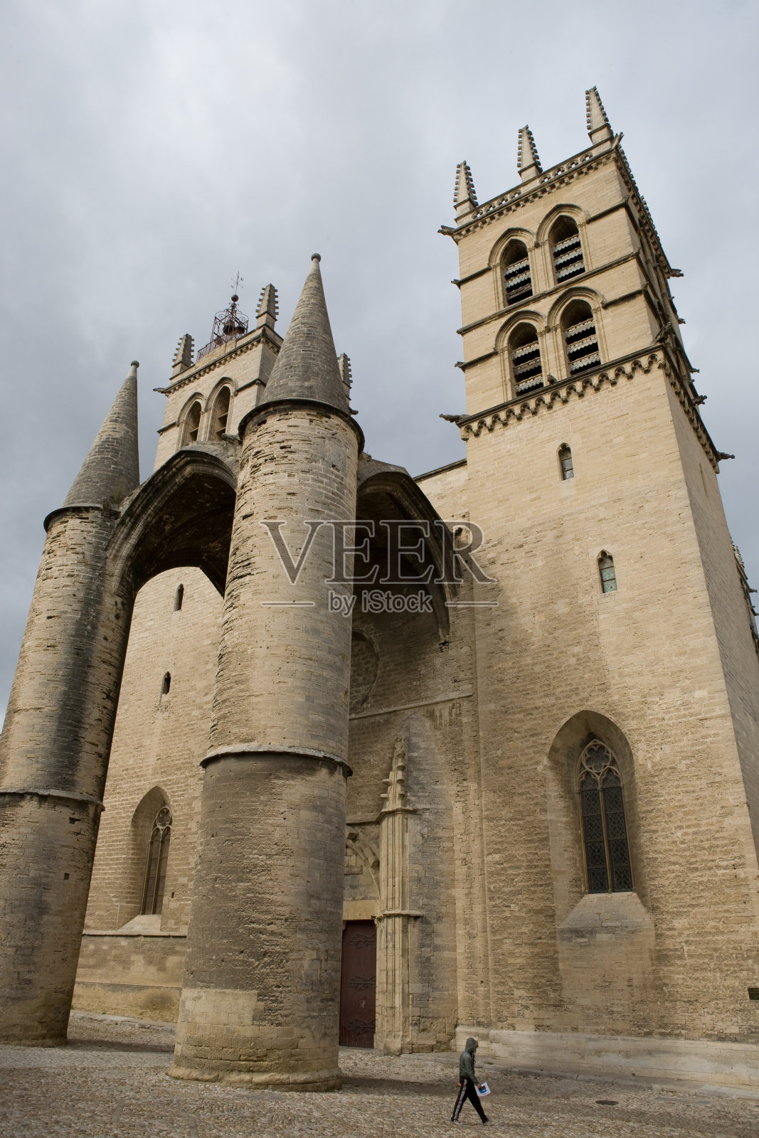 圣皮埃尔大教堂照片摄影图片