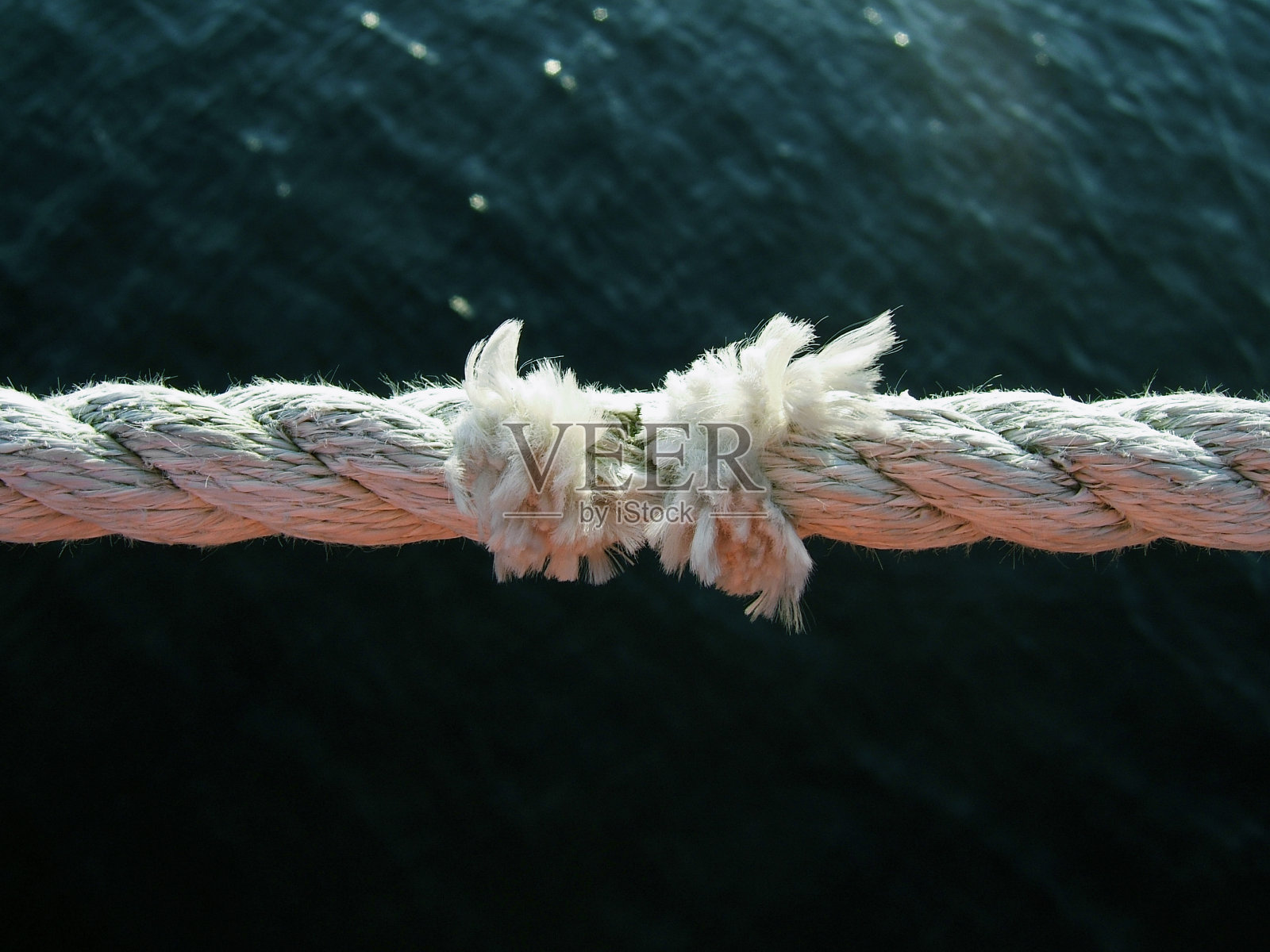 断裂的绳索照片摄影图片