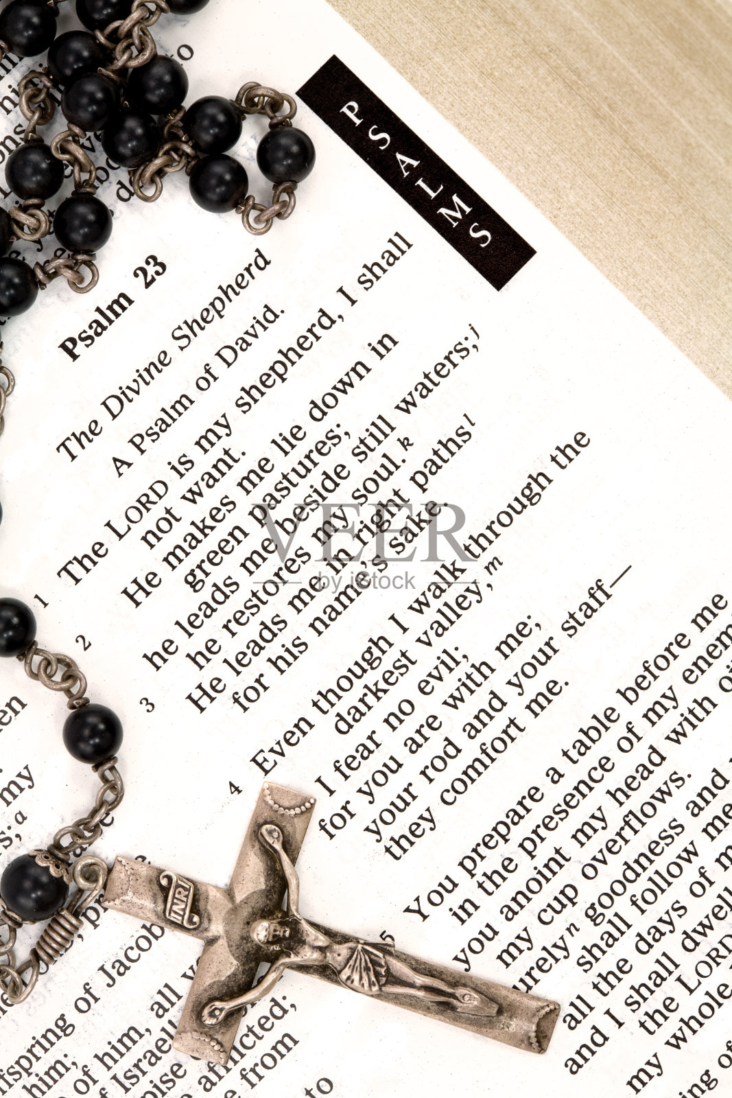 诗篇23上的玫瑰经照片摄影图片