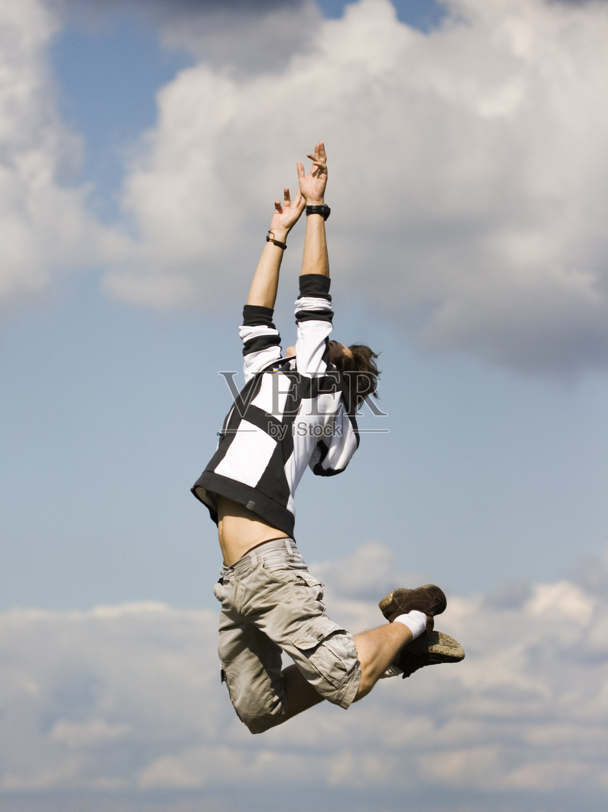 跳跃的人照片摄影图片